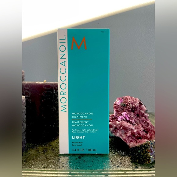 Moroccanoil Treatment Light-For fine or light-colored hair 100Mls - Picture 2 of 7
